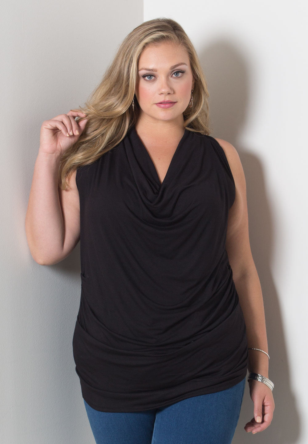 products/CaitlinTank1370_1_Black_7245ba5e-c075-40de-a1ef-8228f12ed1d1.jpg