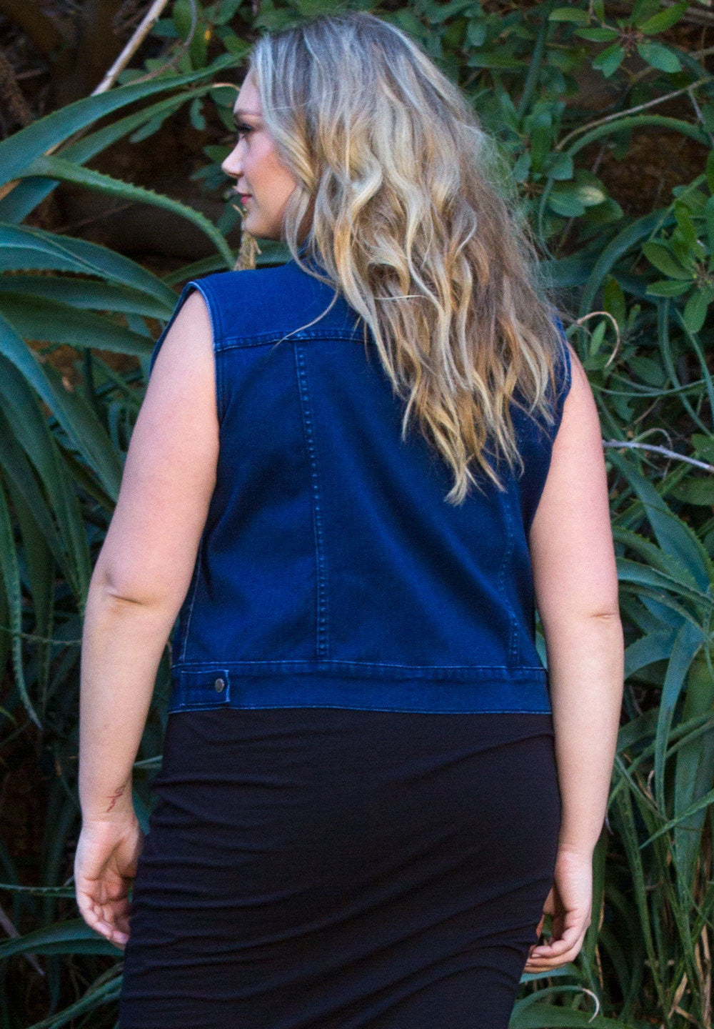 classicvest1232_1_darkwash