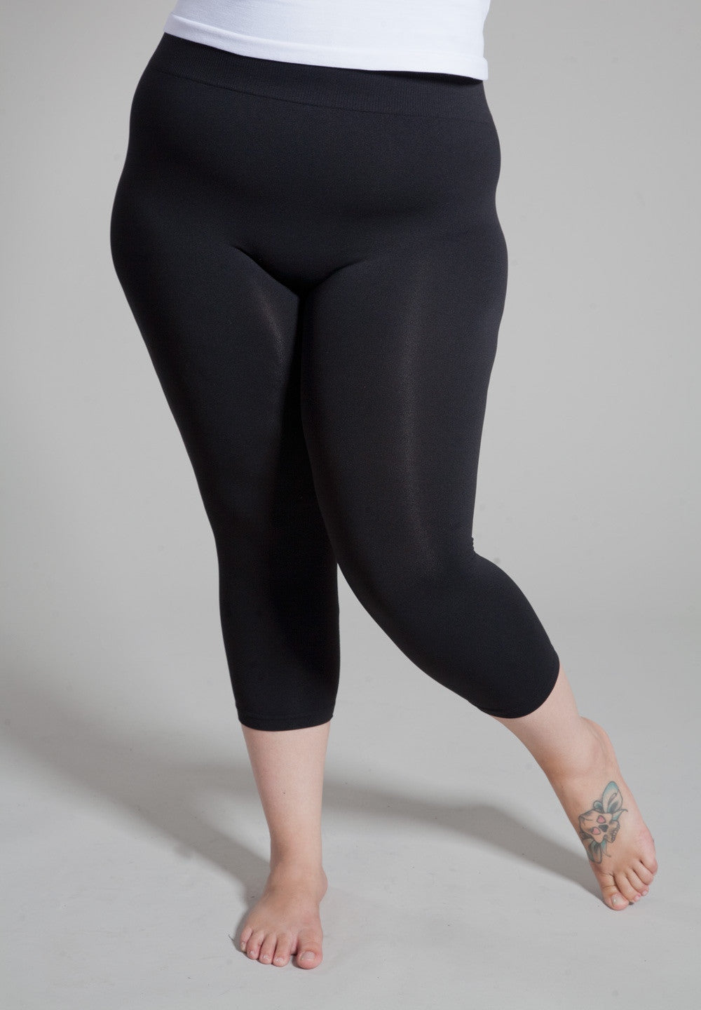 products/CropPlusSizeLeggings_1_Black_b9d507a9-33e1-4d84-abaf-c6dfde8c65f9.jpg
