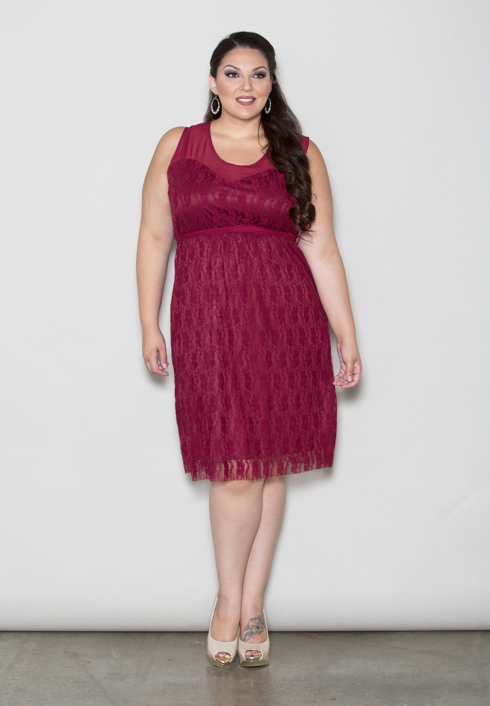 products/LorettaDressAutumn1486_1_Burgundy_f3a13e13-ebd6-4e65-96a2-a6cd3bf5e494.jpg