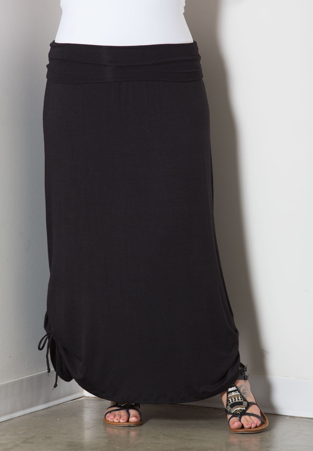 products/LouisaMaxiSkirt1422_1_Black_a552edf2-9662-4cdf-9320-e1fedc2cb746.jpg