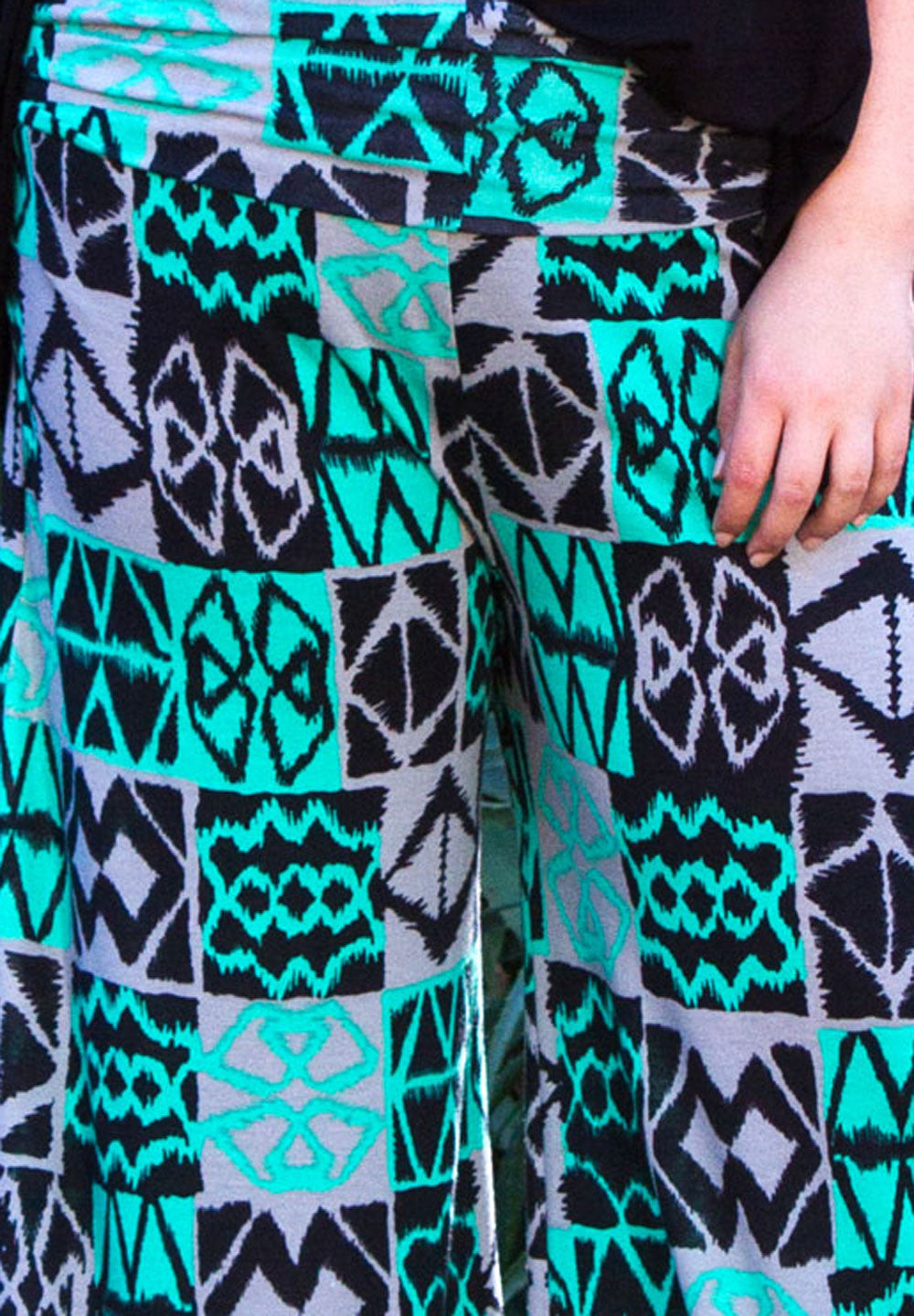green_blue_black_2
