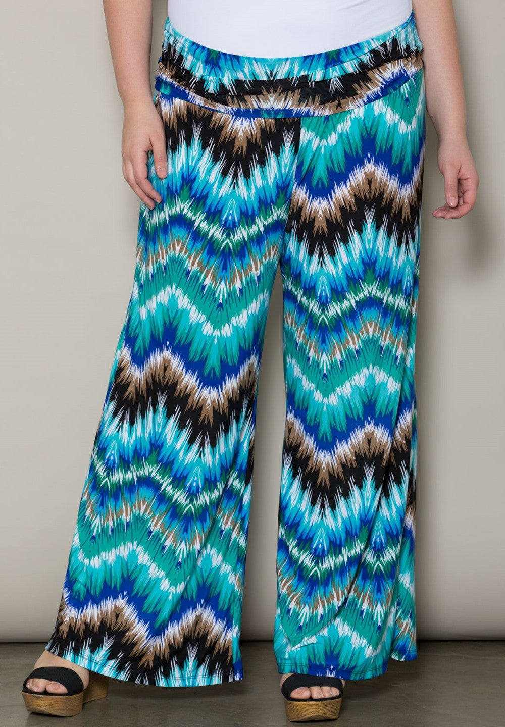 products/SusanPalazzoPants1603_1_BlueMulti_46156091-1dea-4a15-9ea2-bad7334413fa.jpg