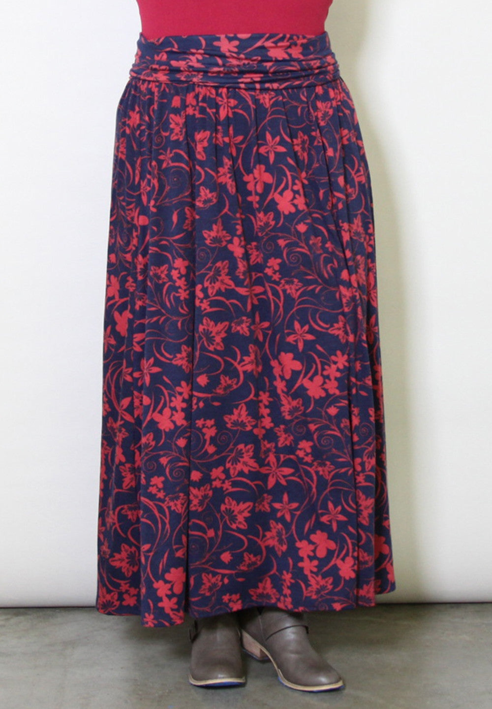 products/TeresaMaxiSkirt1561_1_PrintedFloral_3f813cfb-81fe-41be-ada3-d06a1fc90eac.jpg