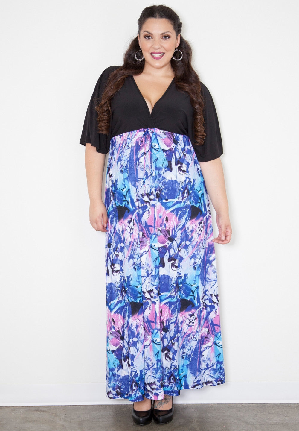 products/WesleyMaxiDress1559_1_CoolWatercolor_96a4e9f5-3c09-4be1-b119-6ba5973cc4ba.jpg