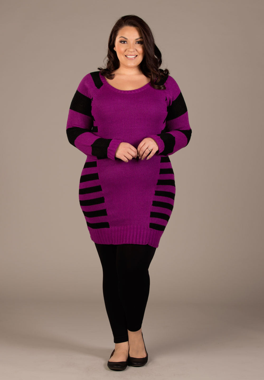 products/ZoraTunicSweater_1_blackandmagenta_971300d0-ca70-4efe-bea0-d33b828407b2.jpg