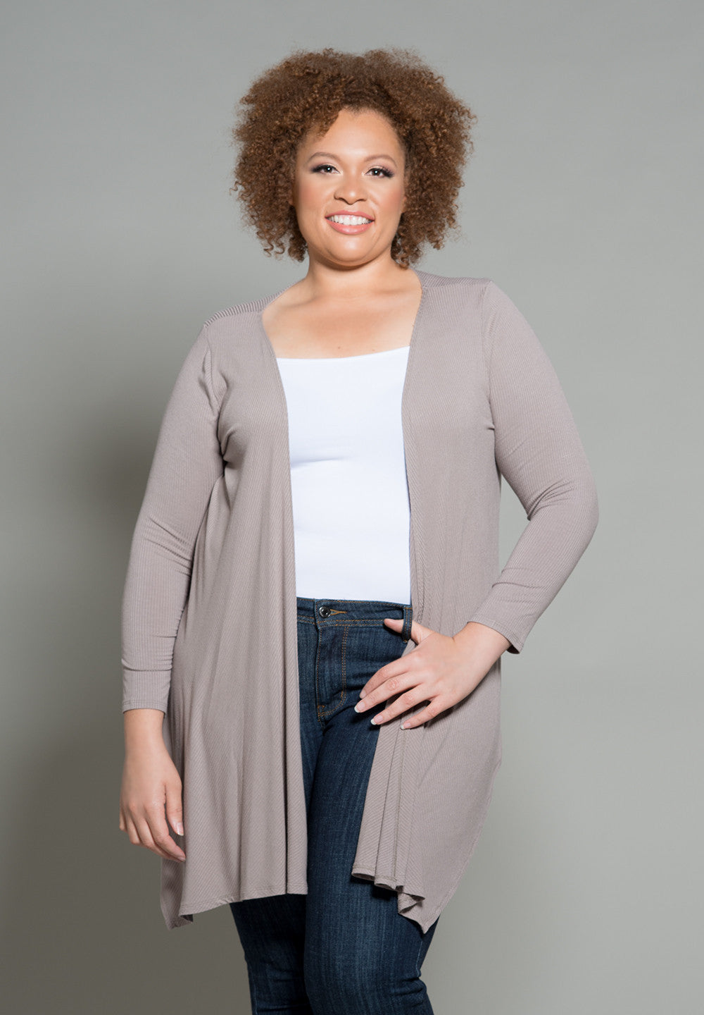 products/ashleycardigan_1_sand_c51b7e90-2bd6-489b-83ea-6f954fa0fff6.jpg