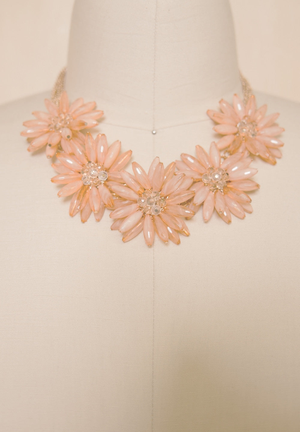 products/baileynecklaceset1524_1_bisque_84e2d6ca-7a16-4919-a099-ac4f35341e8d.jpg