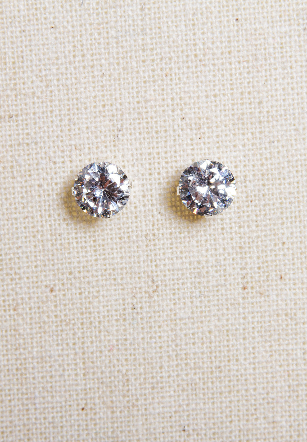products/bigstudsolitairesterlingsilverearrings_2_silver.jpg