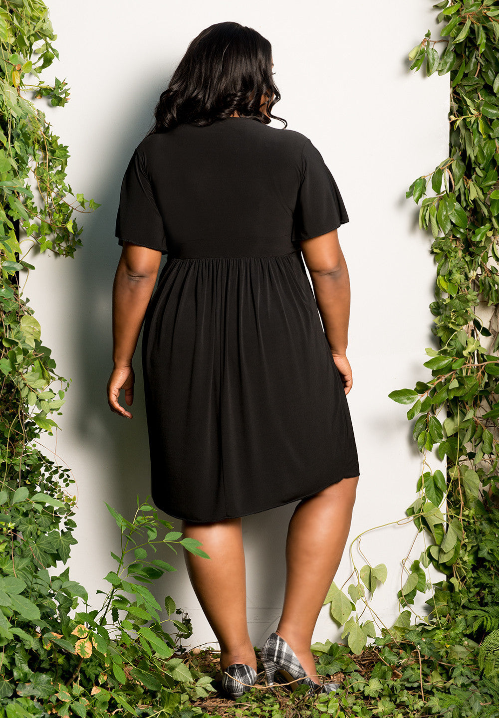 classicvneckdress_black