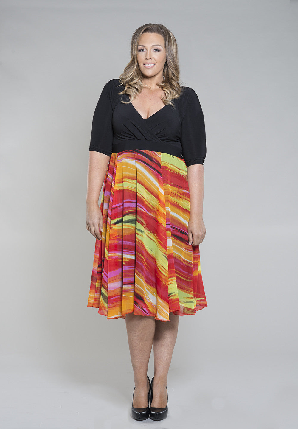 products/dianavneckdress_1_fire_33556a69-95e6-4b17-839d-c0993217a0de.jpg