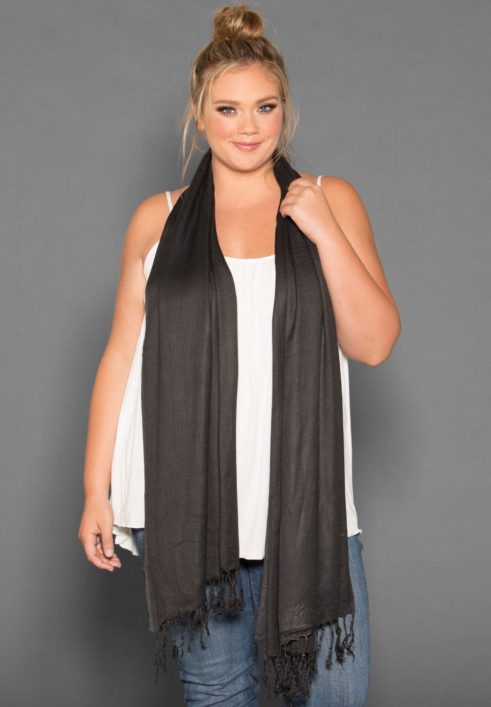 products/pashminascarf1261_1_black_49f52faf-450f-4c07-9154-58d0aaf61aea.jpg