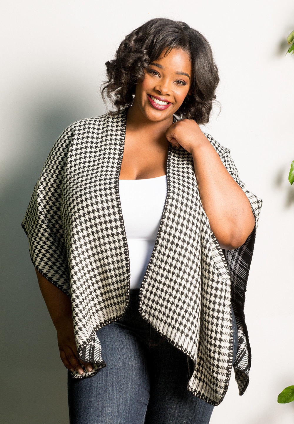 reversibleplaidponcho_black_white